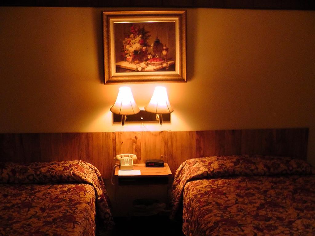 Motel 95 & Campground Hixton Dış mekan fotoğraf